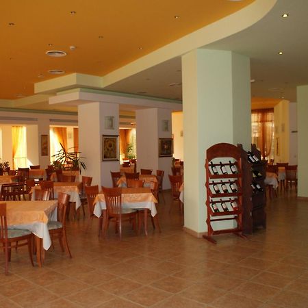 Hotel Erma Aranyhomok Kültér fotó